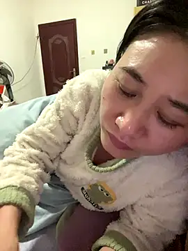 Snapshot of daaqnn chatting on 11.13.25 daaqnn online show from 11.13.25