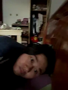 Snapshot of daaqnn chatting on 11.18.25 daaqnn online show from 11.18.25