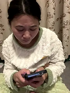 Snapshot of daaqnn chatting on 11.24.25 daaqnn online show from 11.24.25