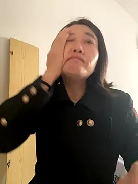 Snapshot of daaqnn chatting on 11.26.25 daaqnn online show from 11.26.25