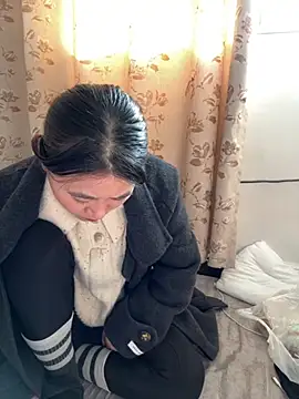 Snapshot of daaqnn chatting on 12.04.25 daaqnn online show from 12.04.25