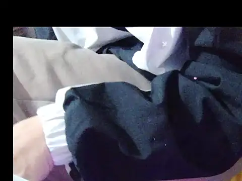 Snapshot of LunoChucki chatting on 12.01.25 LunoChucki online show from 12.01.25