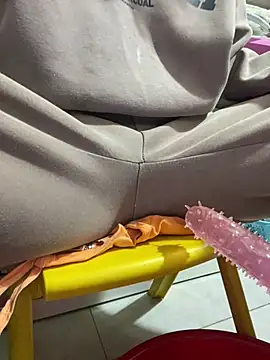 Snapshot of LunoChucki chatting on 02.02.26 LunoChucki online show from 02.02.26