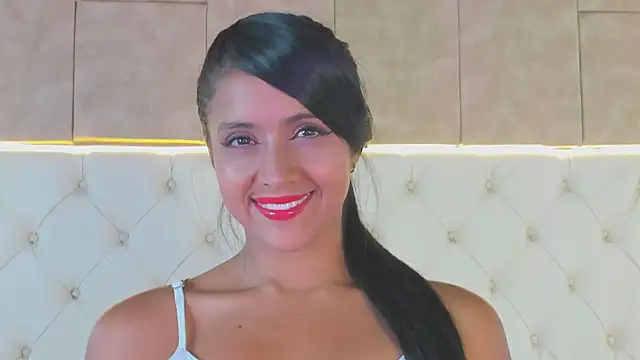 Camiila rosse online show from 11.11.25