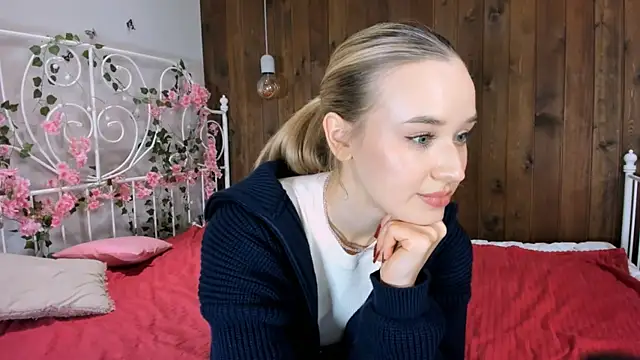 EveMcclearen online show from 11.13.25