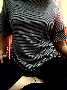 Snapshot of miss_kittyy chatting on 11.02.25 miss kittyy online show from 11.02.25