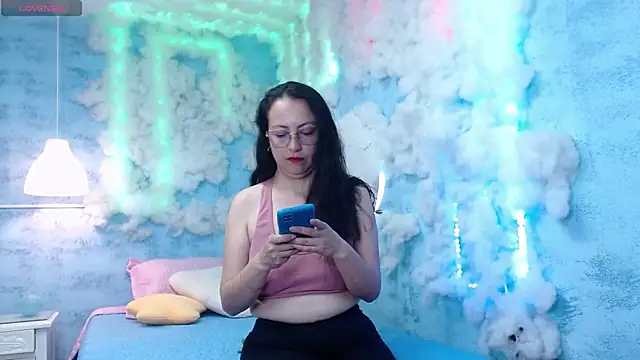 Snapshot of Lauryn_Jones chatting on 02.05.26 Lauryn Jones online show from 02.05.26