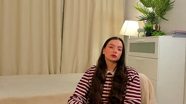 Snapshot of LupitaPicazo chatting on 11.03.25 LupitaPicazo online show from 11.03.25