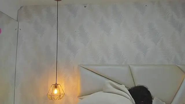 laurettedela rouse online show from 11.12.25