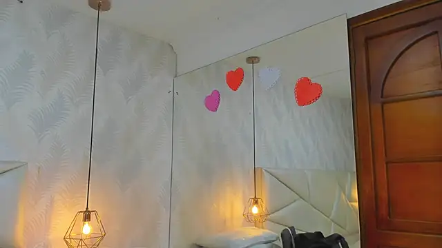 laurettedela rouse online show from 11.20.25