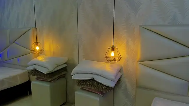 laurettedela rouse online show from 12.04.25