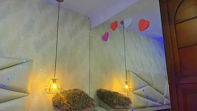 laurettedela rouse online show from 12.20.25