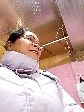 Snapshot of small-house123 chatting on 11.14.25 small-house123 online show from 11.14.25