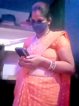 Snapshot of Hotsexy_bhabhiji chatting on 11.04.25 Hotsexy bhabhiji online show from 11.04.25