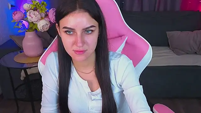 Snapshot of Katrin_Mur chatting on 11.05.25 Katrin Mur online show from 11.05.25