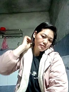 Snapshot of keng-keng chatting on 11.02.25 keng-keng online show from 11.02.25