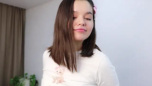 Xo Laura online show from 11.05.25