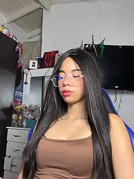 Snapshot of Milleradhara24 chatting on 12.14.25 Milleradhara24 online show from 12.14.25