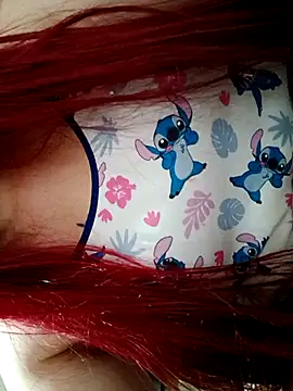 Snapshot of ruiviinhaah chatting on 11.14.25 ruiviinhaah online show from 11.14.25