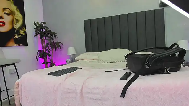 kendra london online show from 04.16.26