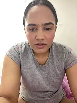 Ivy 08 online show from 07.19.26