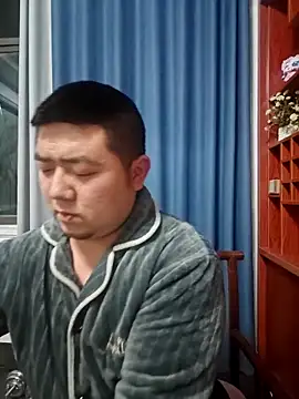 Snapshot of BPTT001 chatting on 12.16.25 BPTT001 online show from 12.16.25