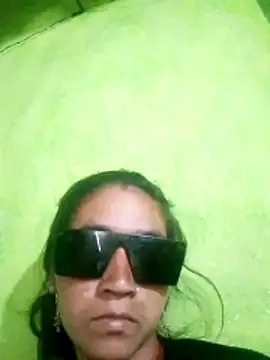 Snapshot of Sexy_monikah chatting on 12.17.25 Sexy monikah online show from 12.17.25