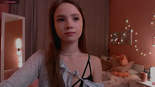 Adria Arjona online show from 01.07.26