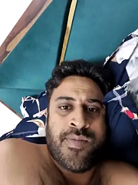 Snapshot of ITZ_GURU chatting on 04.27.26 ITZ GURU online show from 04.27.26