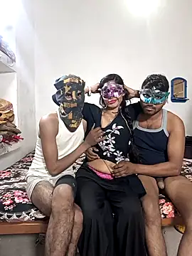 Snapshot of Real-Family chatting on 12.04.25 Real-Family online show from 12.04.25