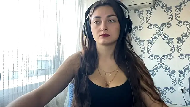 TwotyBright online show from 11.04.25