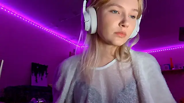 KarinRobertson online show from 11.12.25