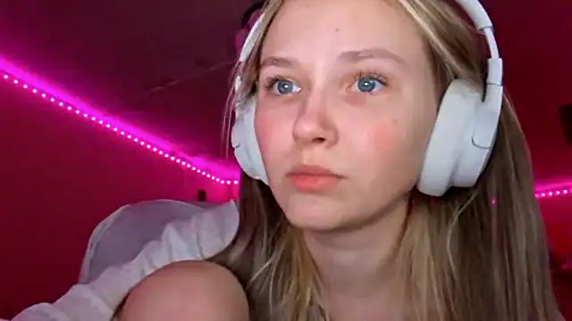 KarinRobertson online show from 12.18.25