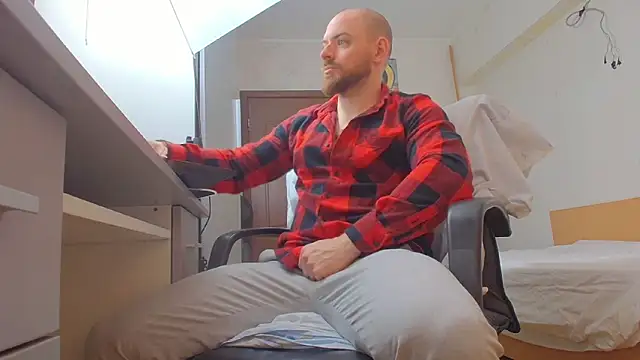 Ryanstone  online show from 04.03.26