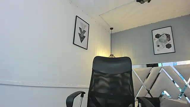 zoe-moreau online show from 01.15.26