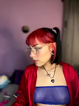 Snapshot of He_cate chatting on 11.15.25 He cate online show from 11.15.25