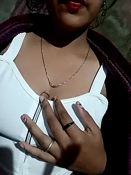 Snapshot of Aarti909090 chatting on 12.20.25 Aarti909090 online show from 12.20.25