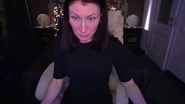 AmiraGoldd online show from 04.13.26