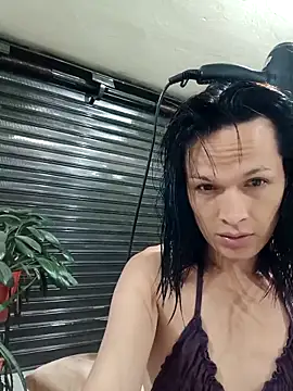 PaulinaLondra2 online show from 11.18.25