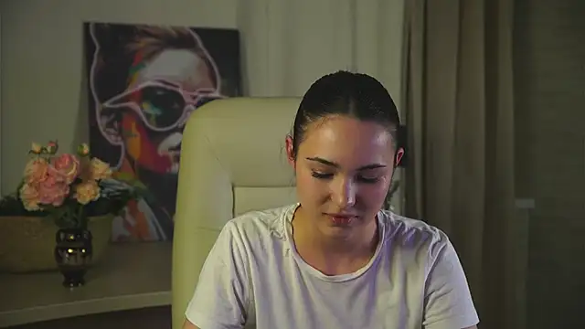 Snapshot of LeenaPuita chatting on 11.04.25 LeenaPuita online show from 11.04.25