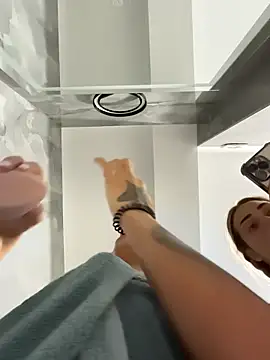 VickyM99 online show from 12.14.25