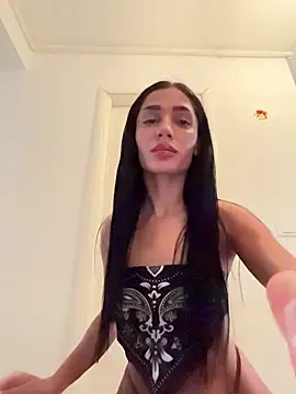 VickyM99 online show from 12.17.25