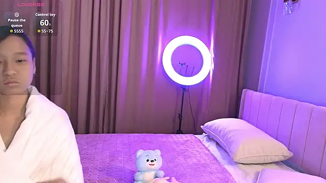 lihnpham online show from 11.17.25