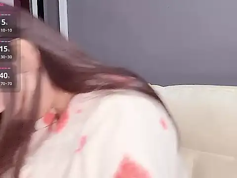 Yesenia- online show from 11.21.25