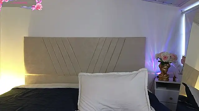 NatashaBlade  online show from 12.17.25