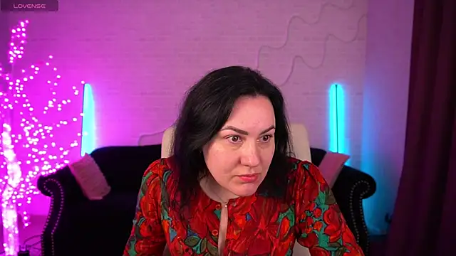 VelvetLuck online show from 03.30.26