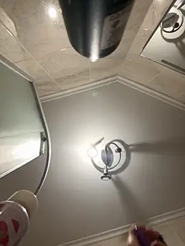 Snapshot of MUDA-TI chatting on 11.03.25 MUDA-TI online show from 11.03.25