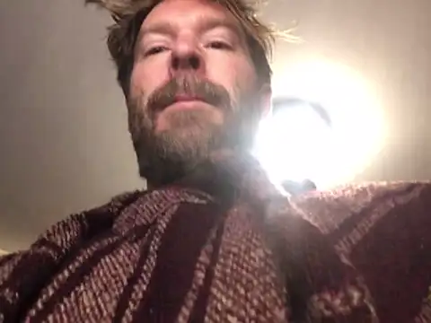 Snapshot of RockHammercock chatting on 11.19.25 RockHammercock online show from 11.19.25