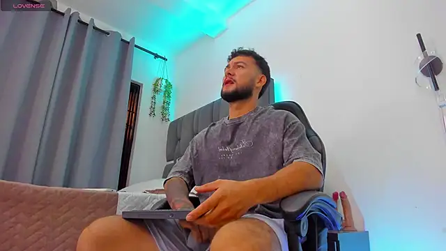 Snapshot of noah_corvelle chatting on 02.03.26 noah corvelle online show from 02.03.26