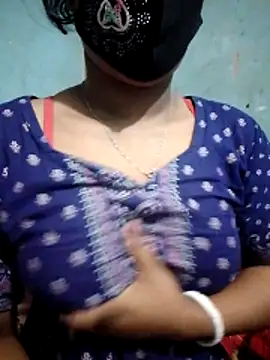 Snapshot of Hot8g chatting on 11.11.25 Hot8g online show from 11.11.25